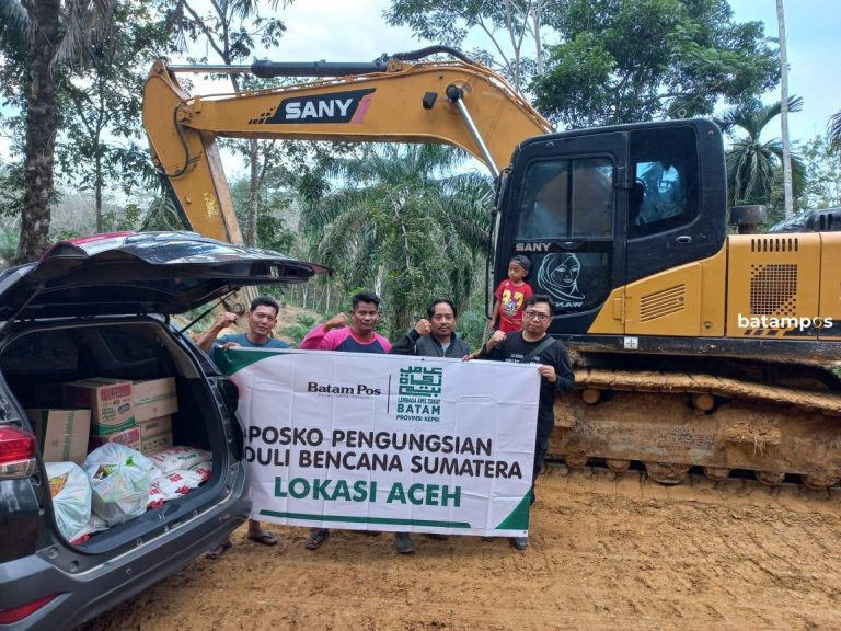 Longsor Hambat Distribusi Bantuan LAZ BATAM–Batam Pos