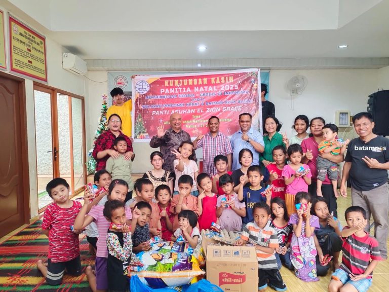 Rayakan Natal Bersama, Berbagi Kasih di Panti Asuhan, PGI-W Kepri Galang Dana Bantu Aceh, Sumut, dan Sumbar