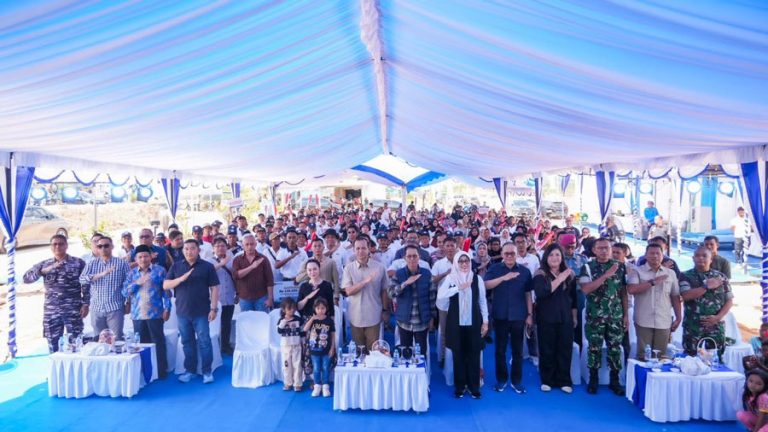 Warga Tanjung Banun Terima Perbekalan Lengkap dan Santunan Rumah Secara Utuh