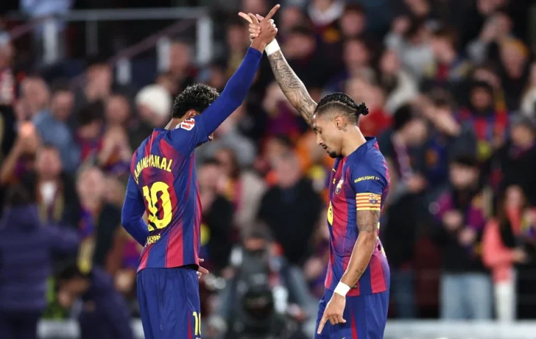 Dua Gol Raphinha Antar Barcelona Kalahkan Osasuna dan Kokoh di Puncak