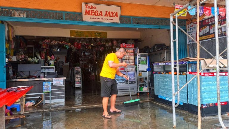Terdampak Banjir Rob, Warga Bintan Harap-harap Cemas Air Laut Pasang Bersamaan Hujan