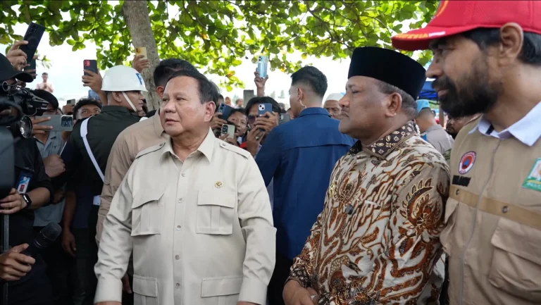Presiden Prabowo Sindir Bupati Aceh Selatan yang Pergi Umrah saat Bencana