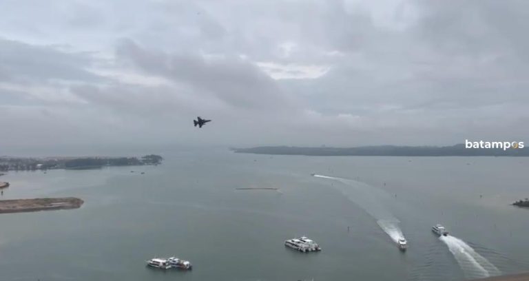 Gemuruh F-16 Sapa Warga Batam, TNI AU Gelar Batam Solidarity Airshow 2025 untuk Sumatra