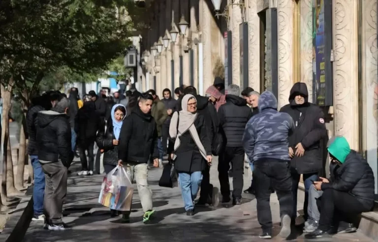Protes Tak Mereda, Italia hingga Jerman Imbau Warganya Angkat Kaki dari Iran