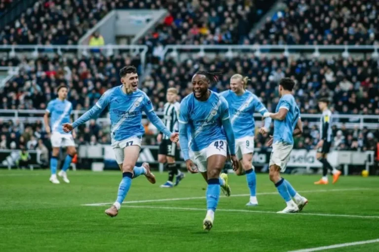 Manchester City Tekuk Newcastle 2-0, Satu Kaki di Final Carabao Cup