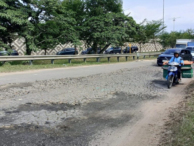 Truk Tanah Picu Kerusakan Jalan di Batam, Dishub dan Polisi Siapkan Penertiban