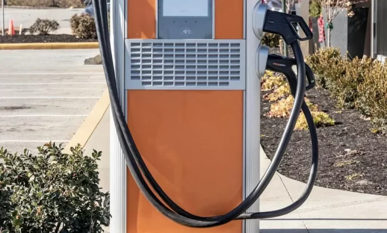 Revolusioner! ChargePoint Janjikan Isi Daya Mobil Listrik 10 Menit