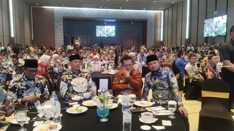Kedaulatan Fiskal Hingga Reorientasi Hubungan Pusat-Daerah Mengemuka dalam Rakernas Apkasi 2026 di Batam