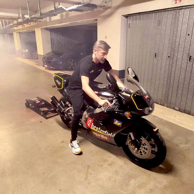 Max Biaggi Sebut Aprilia Satu-satunya Pabrikan Italia di MotoGP, Sindir Ducati