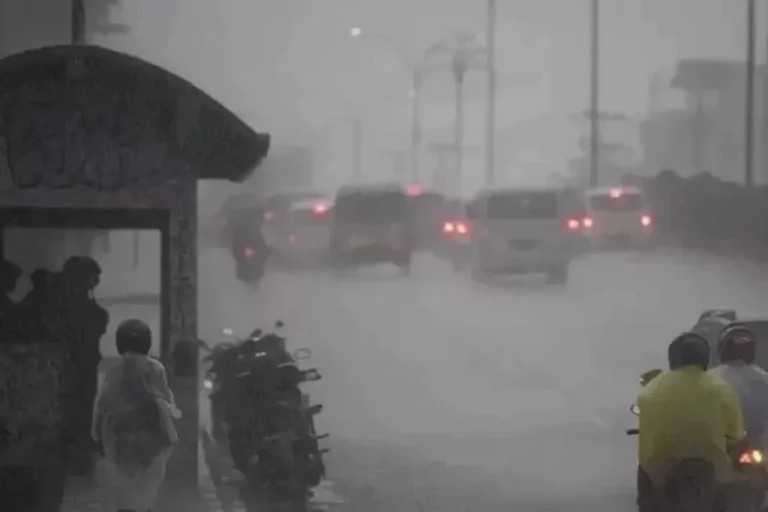 BMKG Peringatkan Potensi Hujan Lebat dan Banjir di Sejumlah Kota Besar