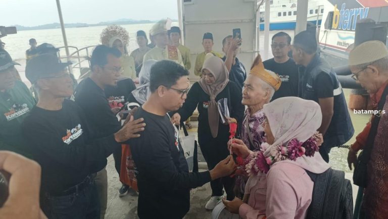 Wisman Perdana 2026 Tiba di Karimun, Bupati Sambut dengan Nuansa Melayu