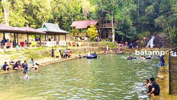 Libur Awal Tahun, Pemandian Batu Ampar Singkep Jadi Favorit Wisatawan Lokal