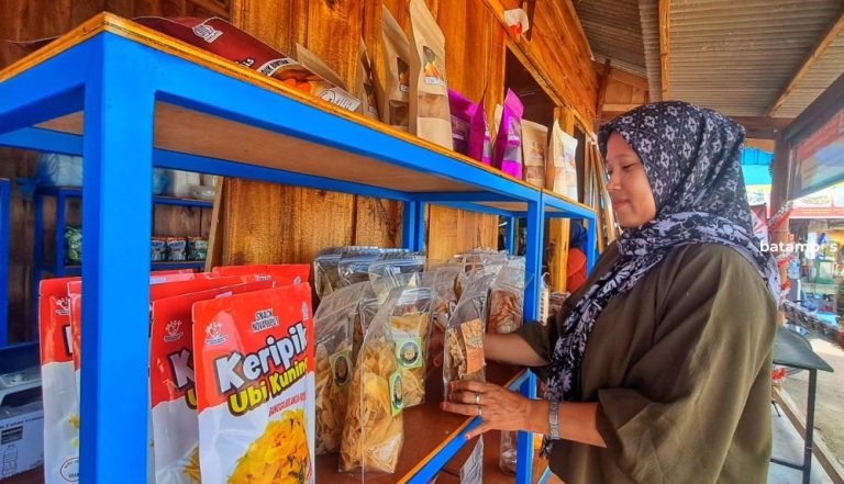 Koperasi Merah Putih Desa Busung Suplai Bahan UMKM di Gurun Pasir Telaga Biru