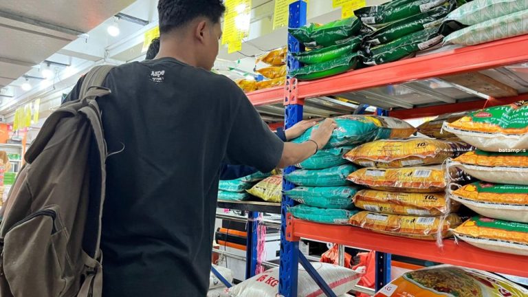 Stok Menipis, Harga Beras Premium di Tanjungpinang Tembus Rp68 Ribu per 5 Kg