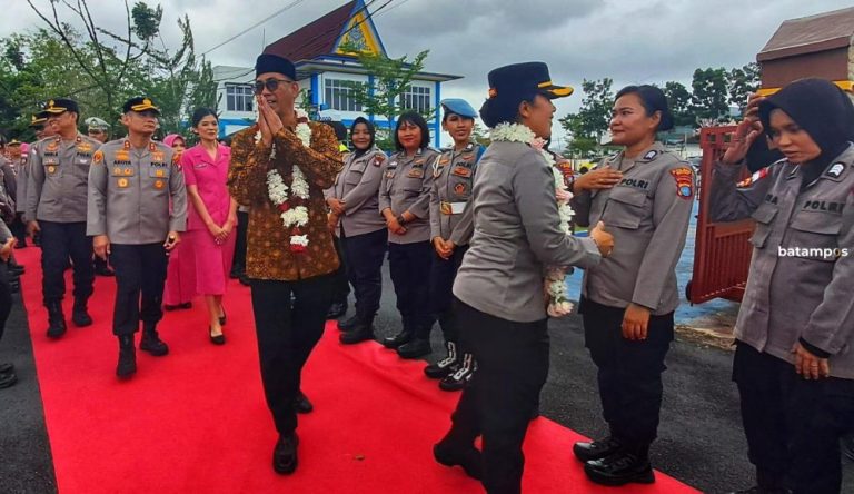 Momen Perpisahan Kapolres Bintan, AKBP Yunita Stevani Resmi Bertugas ke Karimun