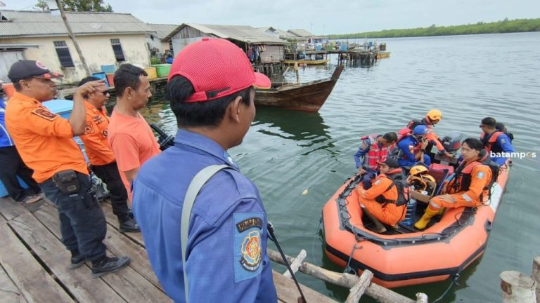 Tim SAR Hentikan Pencarian Warga Desa Berakit yang Hilang di Laut, Keluarga Cari Sendiri