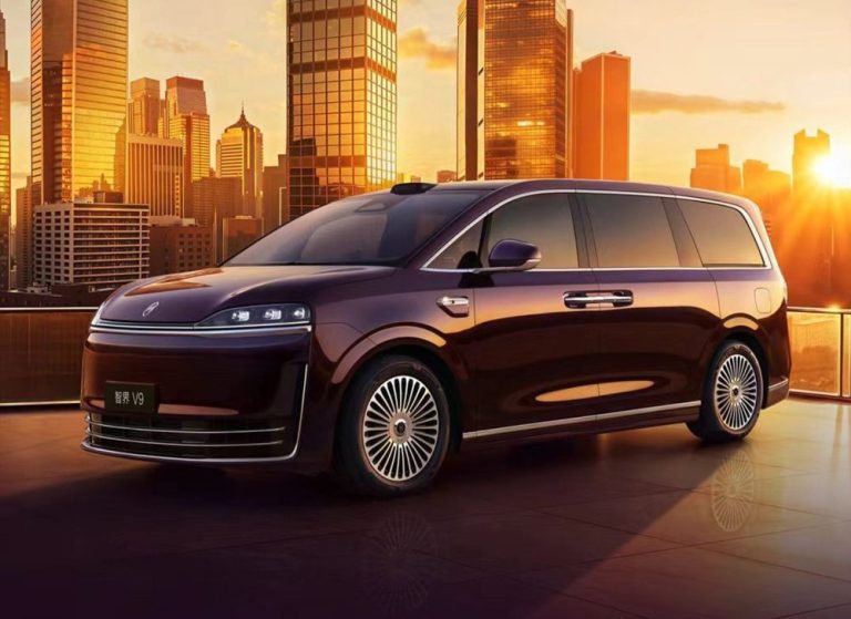 Huawei Masuk Segmen MPV, Luxeed V9 Siap Meluncur 2026