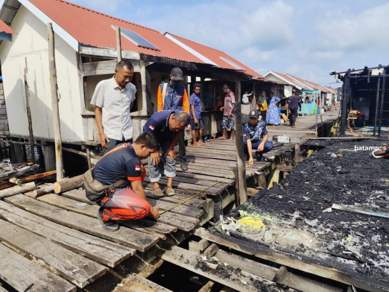 Kebakaran Dini Hari Hanguskan Rumah Kepala Dusun di Bakung Serumpun