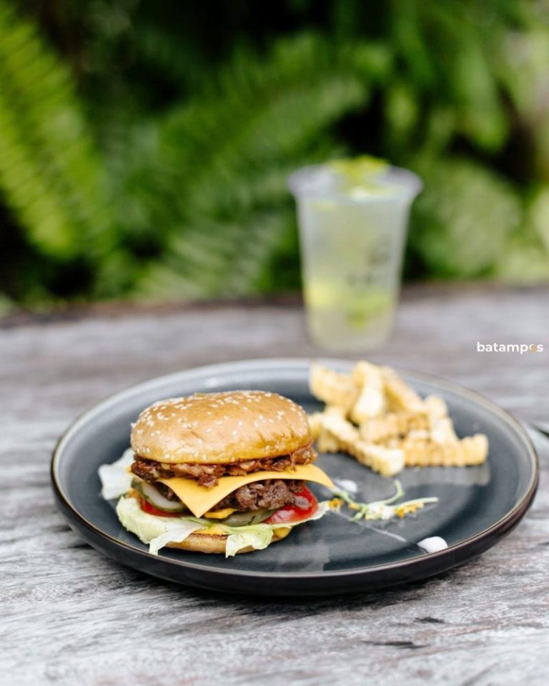 Rekomendasi 5 Tempat Burger Paling Enak di Batam yang Lagi Hits