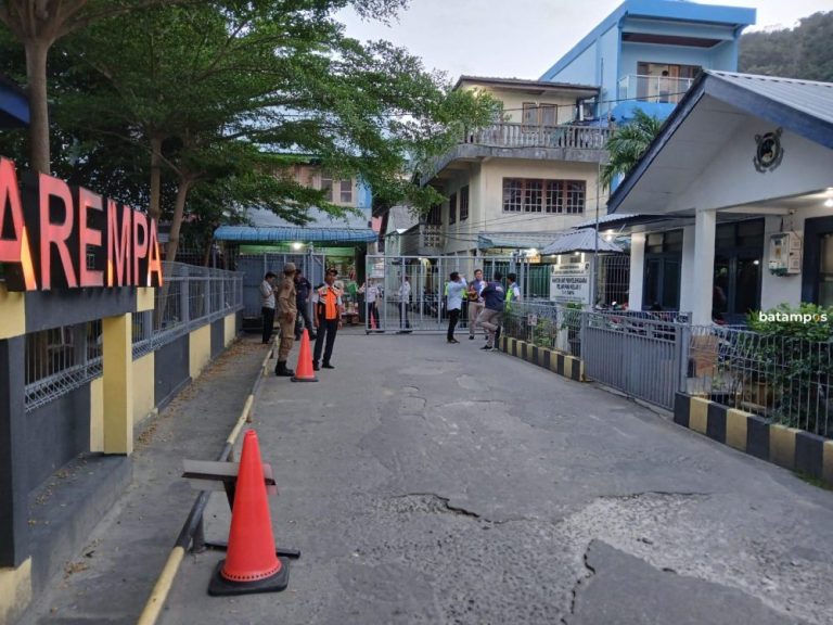 Sempat Semrawut, Dishub Anambas Tertibkan Parkir dan Lalu Lintas di Pelabuhan Tarempa