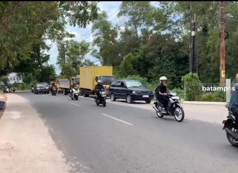 Antrean Kendaraan Solar Mengular di SPBU Tanjungpinang, Disdagin Pastikan Stok Aman