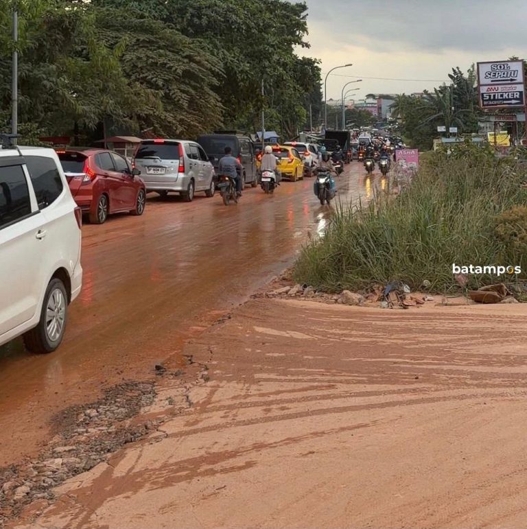 Rawan Macet dan Kecelakaan, Warga Desak Pelebaran Jalan Tengku Sulung