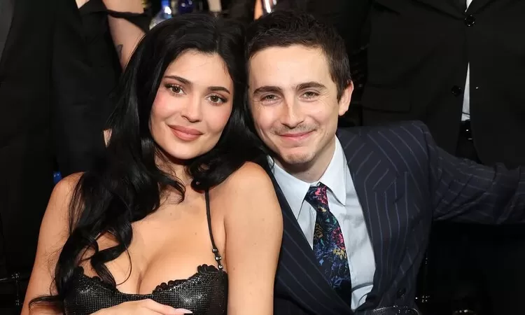 Timothee Chalamet Raih Aktor Terbaik, Ucapan untuk Kylie Jenner Jadi Sorotan