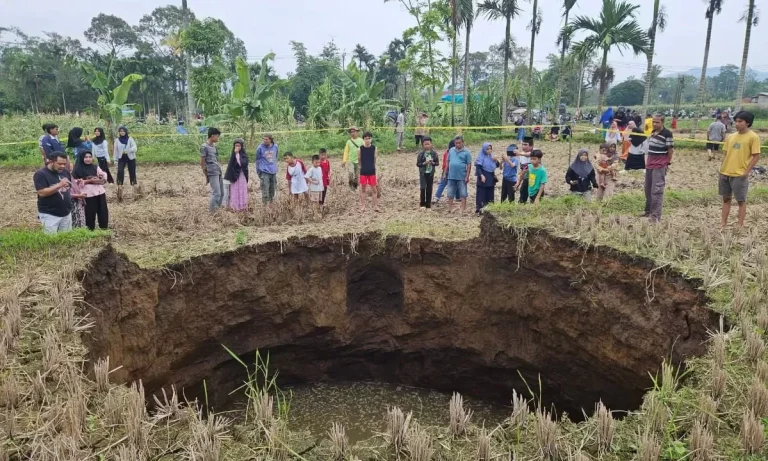 Sinkhole Muncul di Kabupaten Lima Puluh Kota, Peneliti BRIN Ingatkan Warga untuk Berhati-Hati