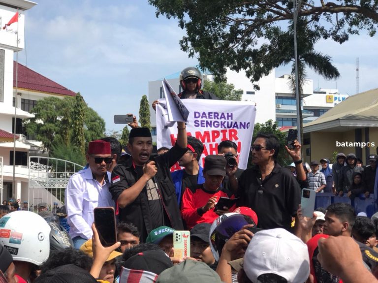 Warga Sengkuang Sampaikan Aspirasi, Minta Distribusi Air Bersih Kembali Normal