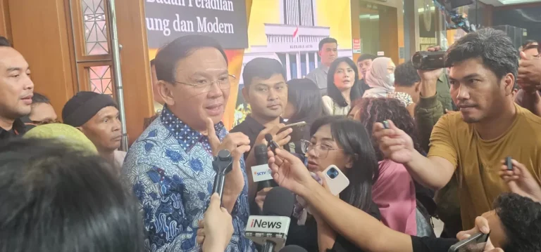 Ahok Minta Jaksa Periksa Jokowi dan Erik Thohir Terkait Kasus Korupsi Minyak Mentah Pertamina