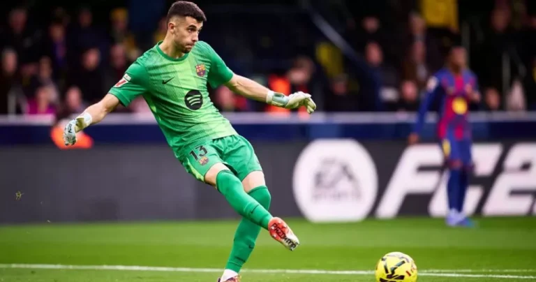 Barcelona Kalahkan Espanyol 2-0, Hansi Flick Puji Joan Garcia