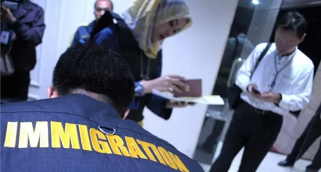 Diduga Bekerja Ilegal 10 Tahun, WN Singapura Diperiksa Imigrasi DKI Jakarta
