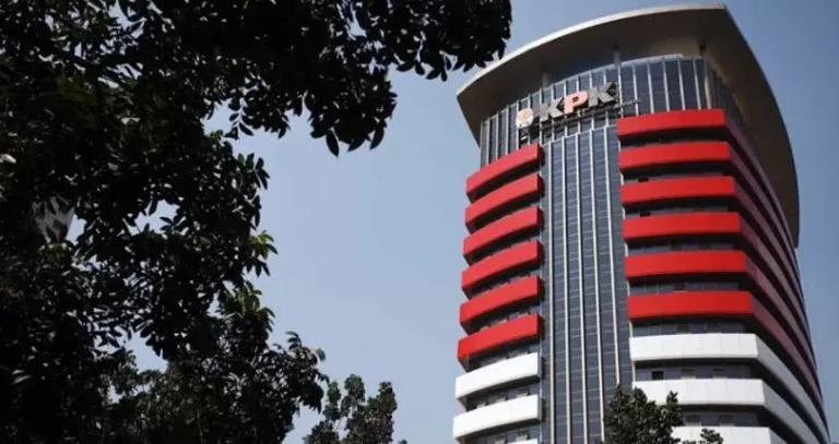 Diduga Terima Uang Rp 1,7 Miliar, Chrisna Damayanto Ditahan KPK