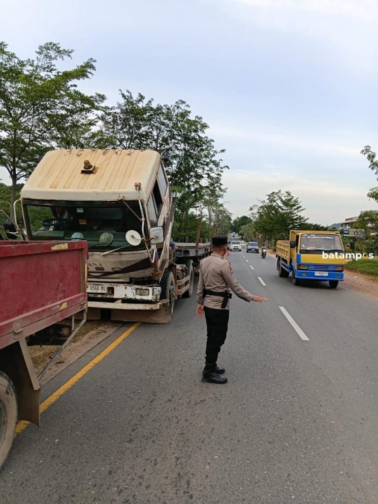 Urai Kemacetan Pada Jam Sibuk, Polsek Batuaji Tindak Laporan Layanan 110