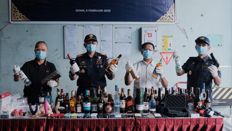 Bea Cukai Batam Musnahkan 103 Ton Barang Ilegal Senilai Rp27,5 Miliar
