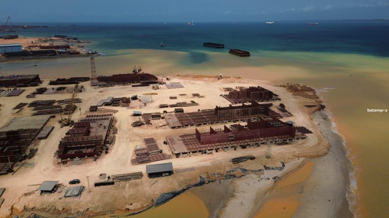 Aktivitas Industri Masih Berlangsung, Kampung Tua Panau Digempur Debu dan Lumpur Industri