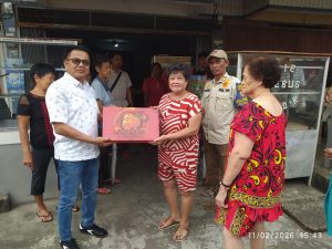 Ratusan Warga Tionghoa Kurang Mampu di Rawasari Terima Bantuan Jelang Imlek