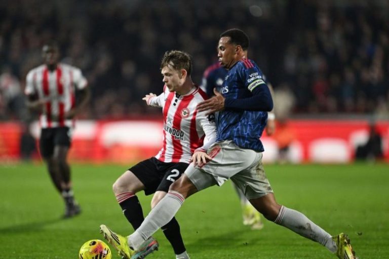 Arsenal Gagal Membuat Jarak, Perburuan Gelar Memanas