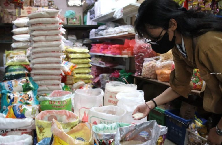Distributor Jamin Stok Beras di Batam Aman hingga April