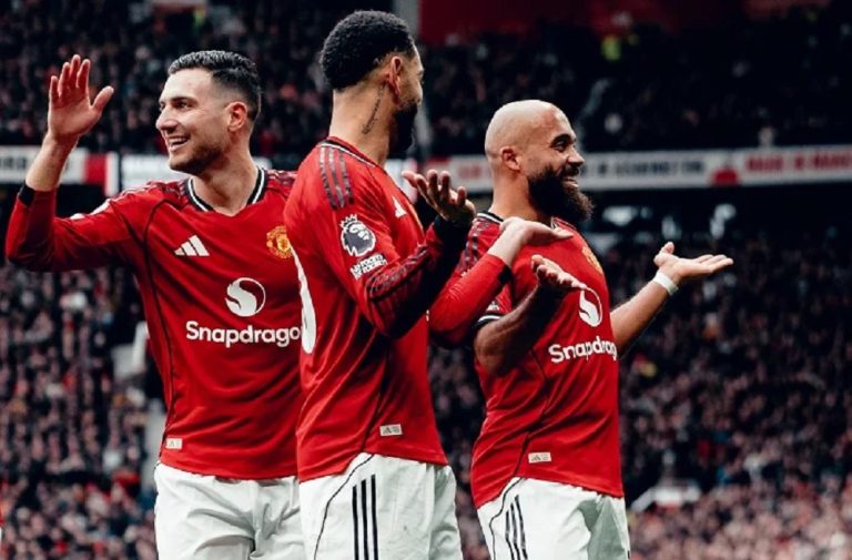 Manchester United Tekuk Tottenham 2-0, Tren Positif Carrick Berlanjut