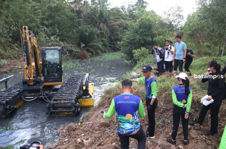 Batam ASRI Bergerak Serentak, Sampah hingga Eceng Gondok Duriangkang Disasar