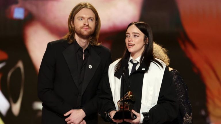 Grammy 2026: Wildflower Antar Billie Eilish Sabet Song of the Year