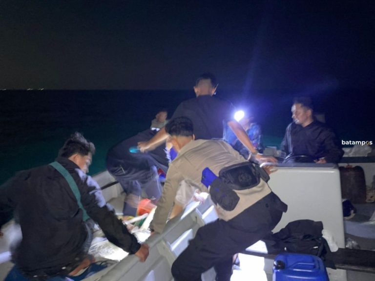 Kapal Ikan KM Samudera Bocor dan Tenggelam di Perairan Bintan, 4 ABK Selamat