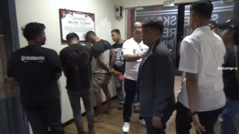 Komplotan Pria Mabuk Keroyok Pengunjung Tugu Sirih, Polisi Ringkus 3 Pelaku