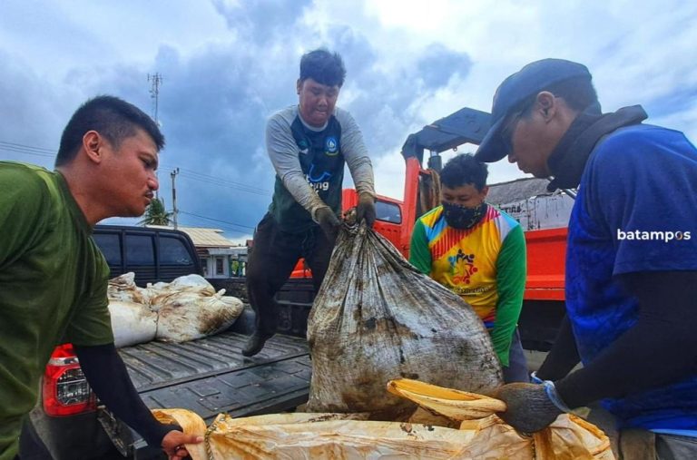 Ratusan Jumbo Bag Limbah Minyak Hitam dari Trikora Dikirim ke Batam untuk Dimusnahkan