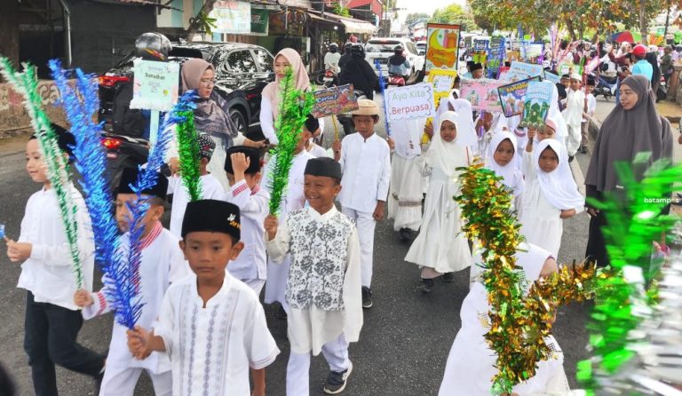Ribuan Murid Madrasah di Tanjungpinang Ikuti Pawai Ramadan 2026, Syiar Islam Sejak Dini