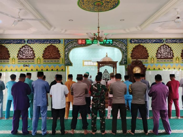 Kemarau Tak Kunjung Usai, Warga Singkep Barat Tunaikan Salat Istisqa Berjemaah