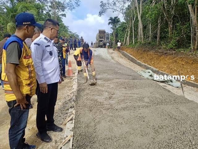 Jalan Lintas Putik–Langir di Palmatak Kini Terhubung, Kontraktor Ungkap Kendala