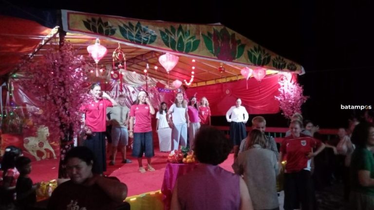 Pelajar Denmark Rayakan Imlek 2577 di Anambas, Terpukau Suasana Kebersamaan