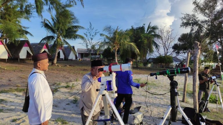 Kemenag Kepri Pantau Hilal 1 Ramadan 1447 H di Pantai Setumu Dompak